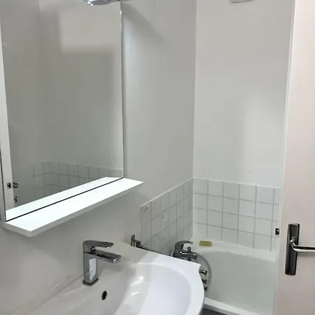 Апартаменты Vulcain 2, 11eme, Ile De Nantes, 4pers, Parking Inclus Нант