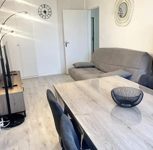 Апартаменты Vulcain 2, 11eme, Ile De Nantes, 4pers, Parking Inclus *